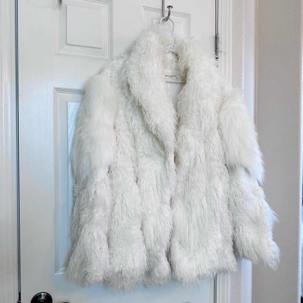 ๐ฅ๐ฅHOST PICK!!๐ฅ๐ฅ Spell Designs Kate coat white shearling faux fur coat size M / L - Picture 6 of 12